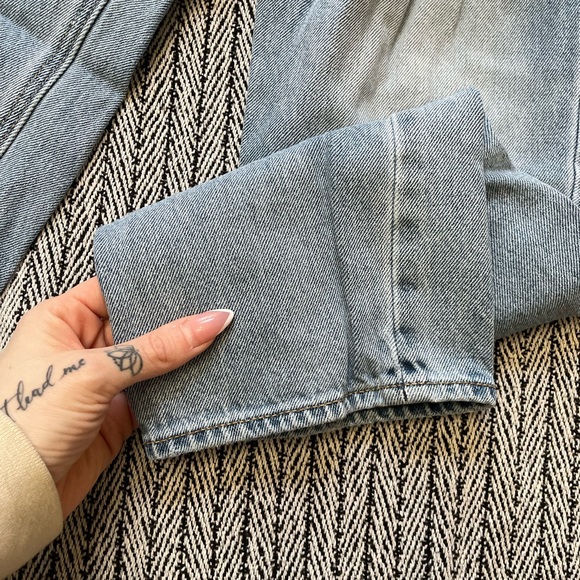 Old Navy High Rise Slouchy Straight Jeans - Picture 5 of 5